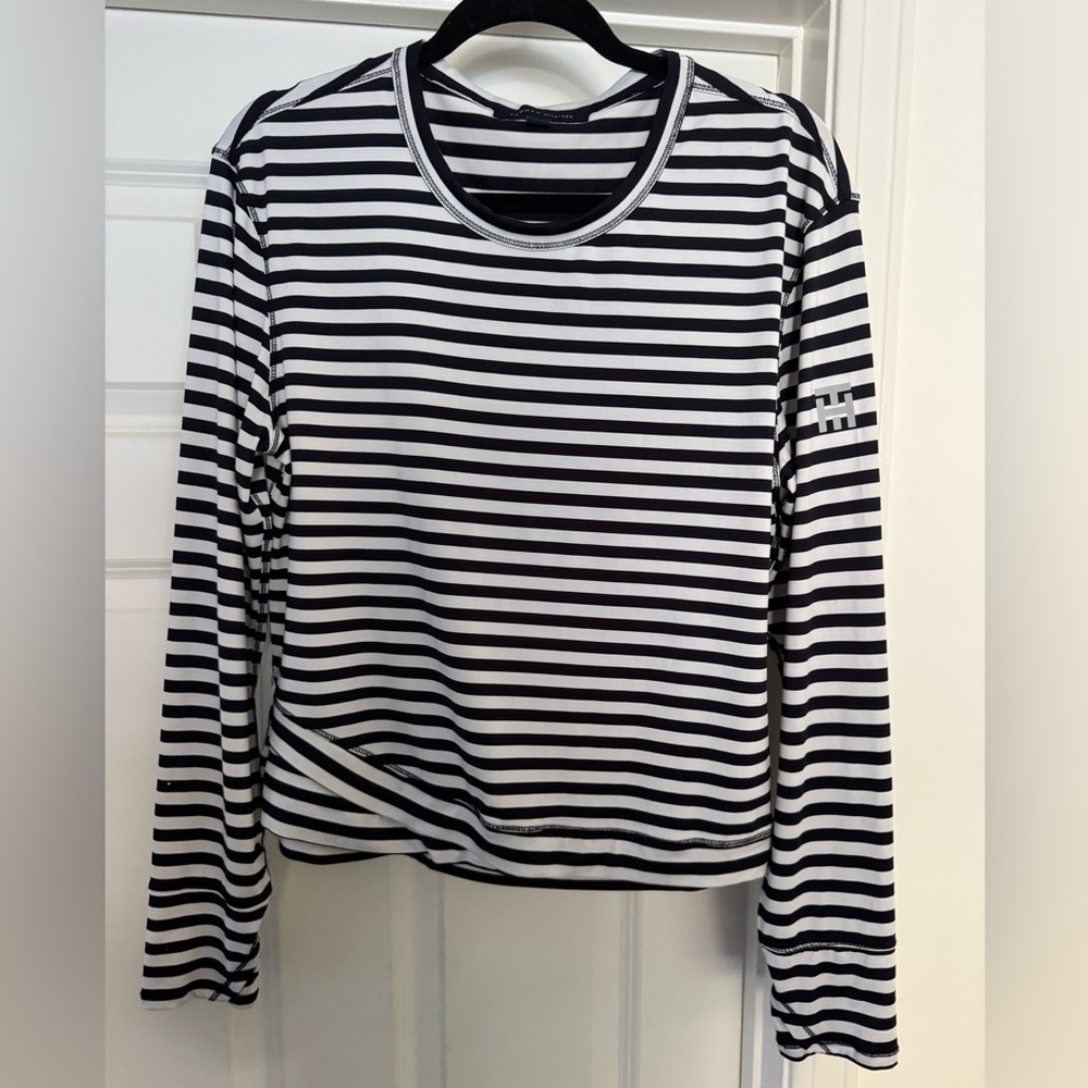 Tommy Hilfiger top large